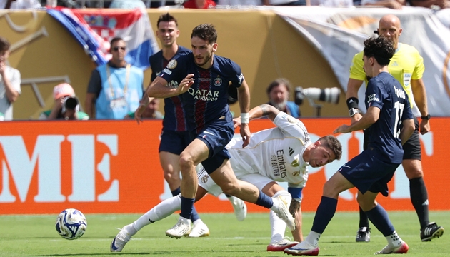 Thắng đậm Real Madrid 4-0, HLV Luis Enrique của PSG lên tiếng về chiến thắng, bảo vệ Xabi Alonso và tiết lộ tin nhắn từ Cules